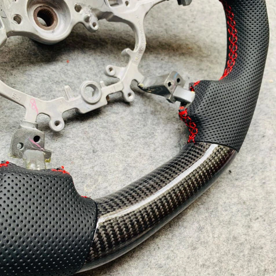 Anillo rojo del volante de fibra de carbono para Toyota Camry 2011-2014 con 4 radios Foto 3 de 4