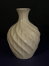 Lenox China Bud Vase Ivory Gold Trim 5 1/2” Richmond Collection Swirl Bud Vase