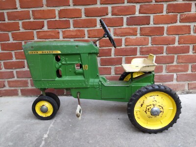 Vintage John Deere 10 Pedal Tractor hole eska original