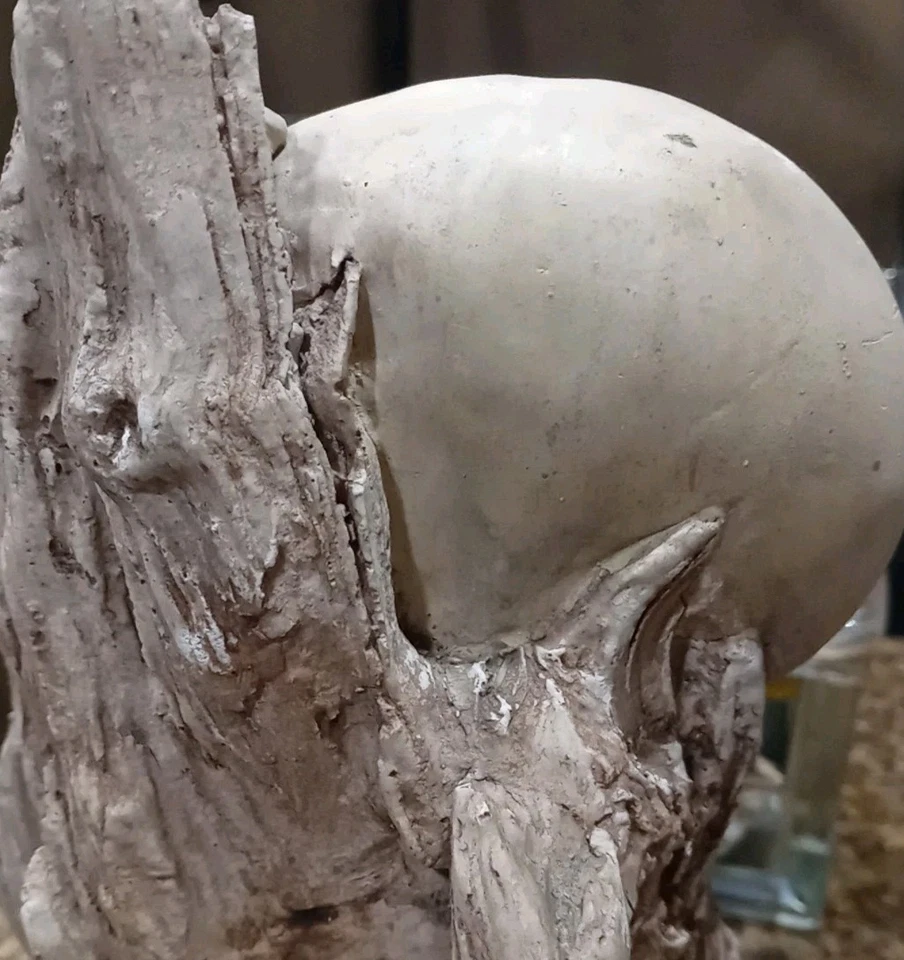 Escultura de yeso/arcilla única de lobo aullando a la luna 11"x5" DE COLECCIÓN Foto 4 de 4