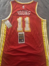 2019 Leaf Autographed Multi-Sport Jersey Edition 8