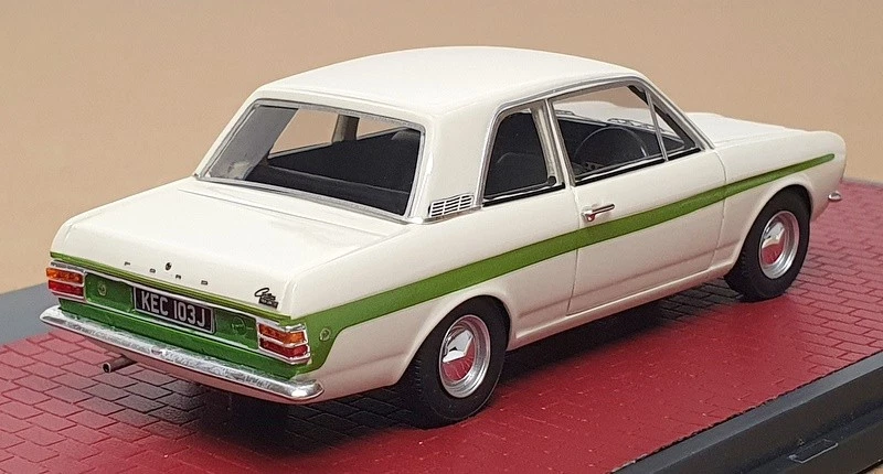 Matrix 1/43 Scale MX40603-101 - 1966-70 Ford Cortina Lotus MkII - White/Green - Image 2 of 4