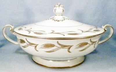 Noritake Laura Vegetable Bowl Covered 5089 Porcelain Gold Wheat Cream Band 1955