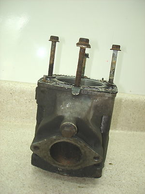 1986 86 YAMAHA EXCITER 570 LEFT SIDE LH CYLINDER JUG 130 LB