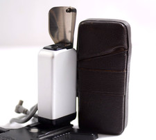 MINOX SUBMINIATURE CAMERA COLD SHOE MOUNT FLASH WITH SYNCH CORD AND CASE