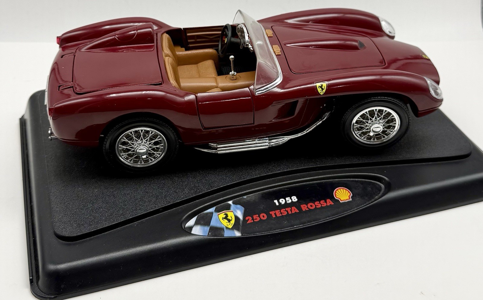 Maisto Ferrari 250 Testa Rossa 1958 Burgundy Classico Collezione 1:18 Diecast