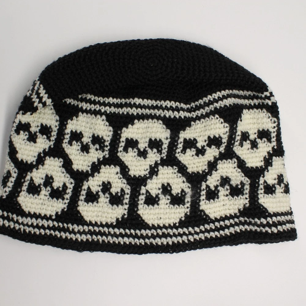XL knit black white skull pattern winter cap