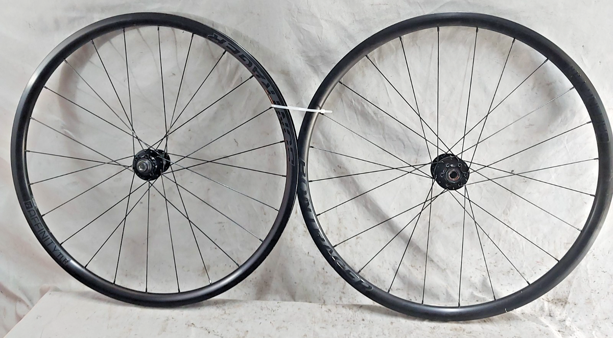 Trek Bontrager Affinity TLR 700c Road Bike Wheel Set 24S 6-Bolt
