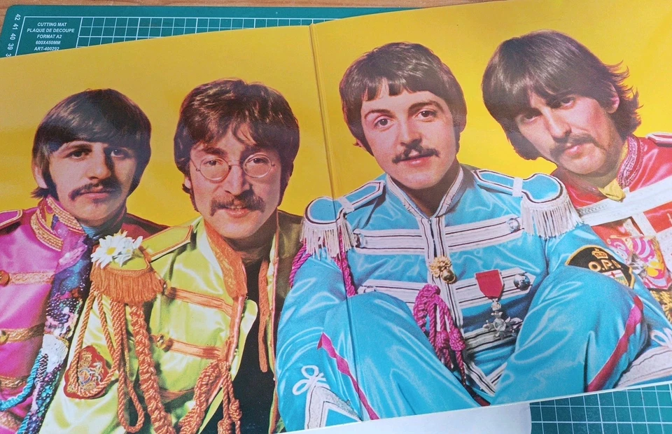 The Beatles Sgt. Pepper's Lonely Hearts Club Band · Lp · 1974, photo 3 sur 4