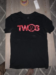 jordan two3 black and red