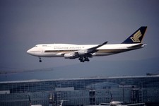 Dia 9V-SMI Boeing 747-412 Singapore Airlines 26.7.1992 FRA 35mm gerahmt OP-K4-72