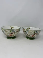 2 Potter’s Studio Christmas Holiday Holly Bird Footed Cereal Bowls NEW VHTF