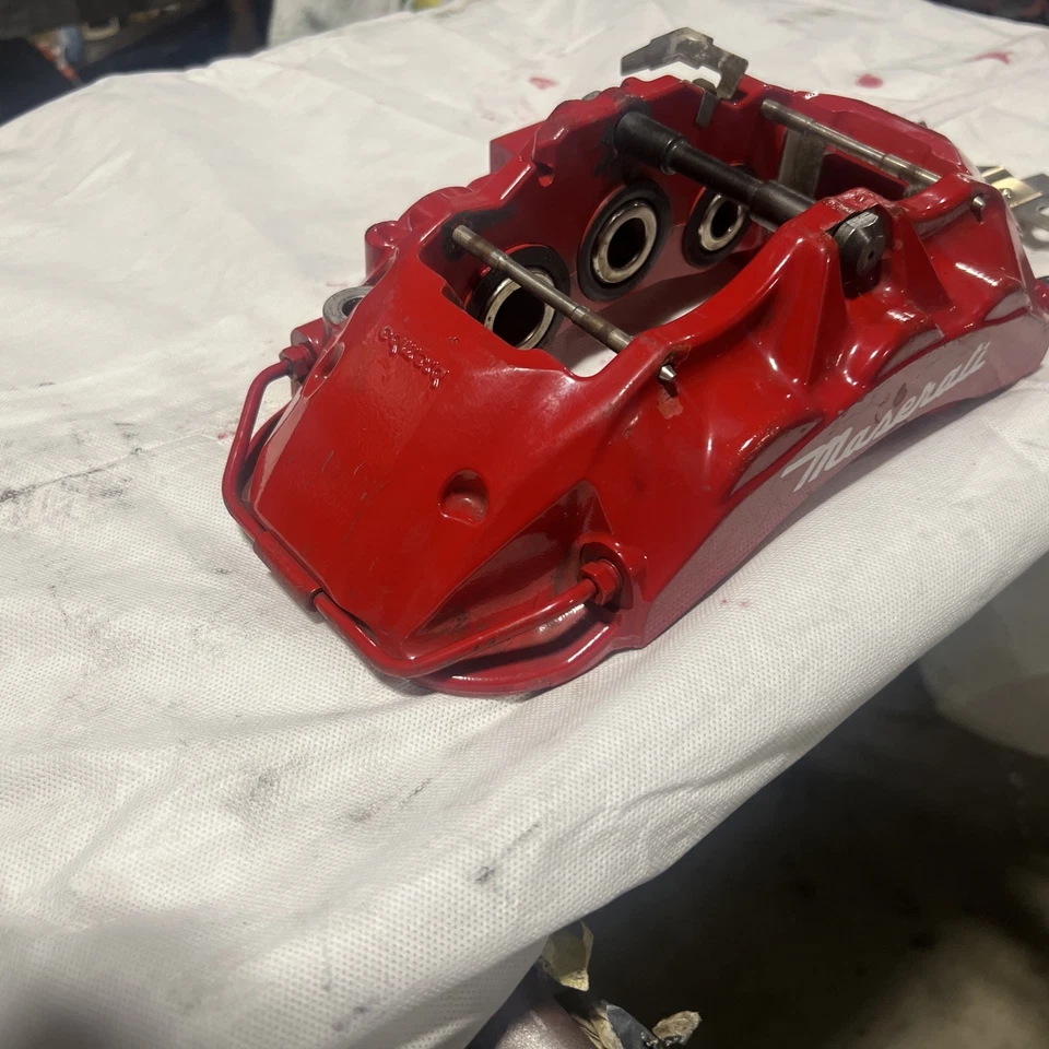 Pinza delantera izquierda Brembo 2014-2017 Maserati GHIBLI OEM Foto 2 de 4