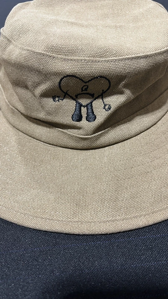 Sombrero Cubo Bad Bunny Un Verano Sin Ti Tour 2022 | Nuevo con etiquetas Foto 2 de 4