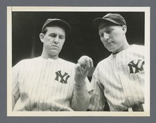 9/30/37 Type 1 Yankee HOFs Lefty Gomez & Red Ruffing • International News Photo
