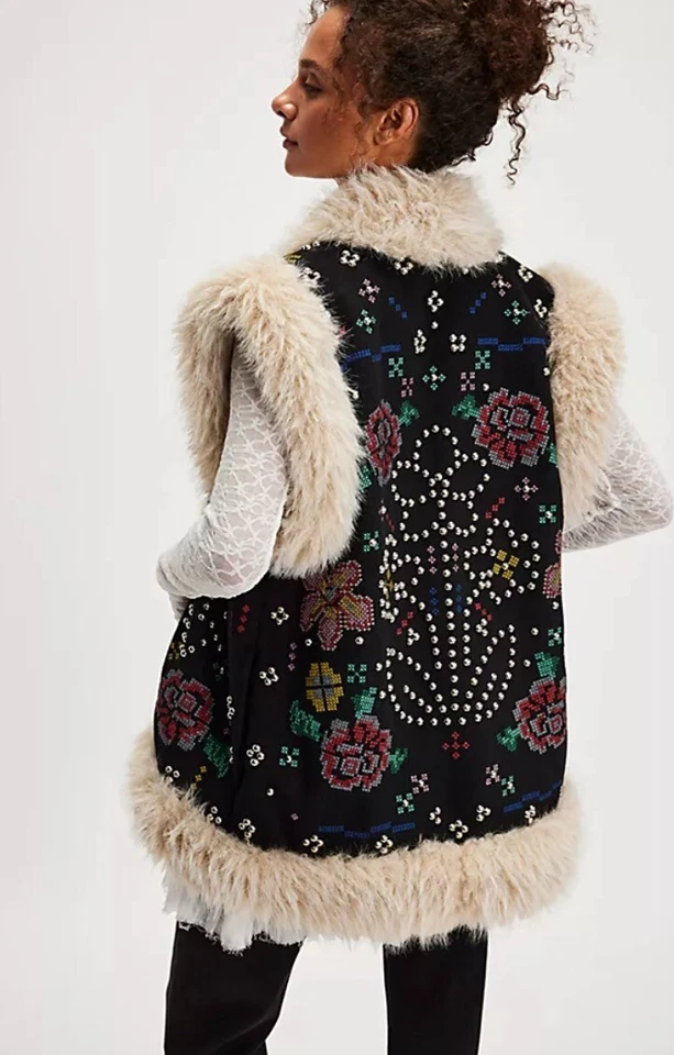 Free People Out And About 背心人造毛皮花卉针绣耳钉黑色棕褐色 S 全新带标签 — 第 3/4 张图片