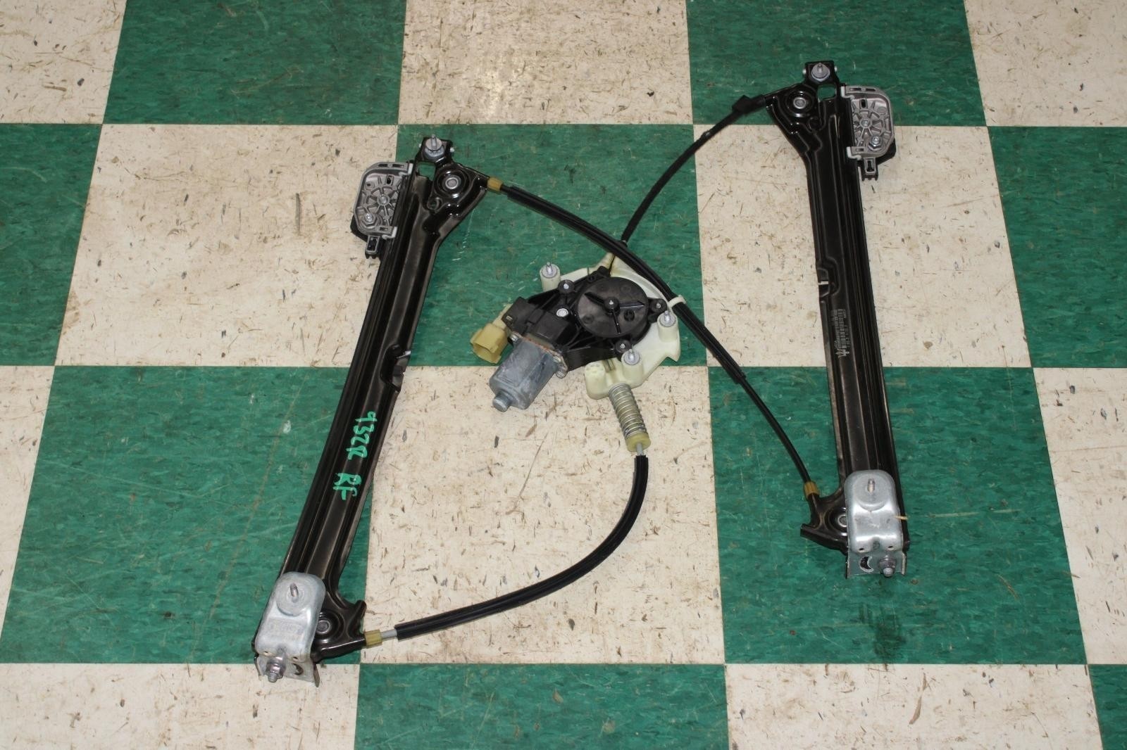 Maserati Ghibli 2014-2022 Front Right Window regulator