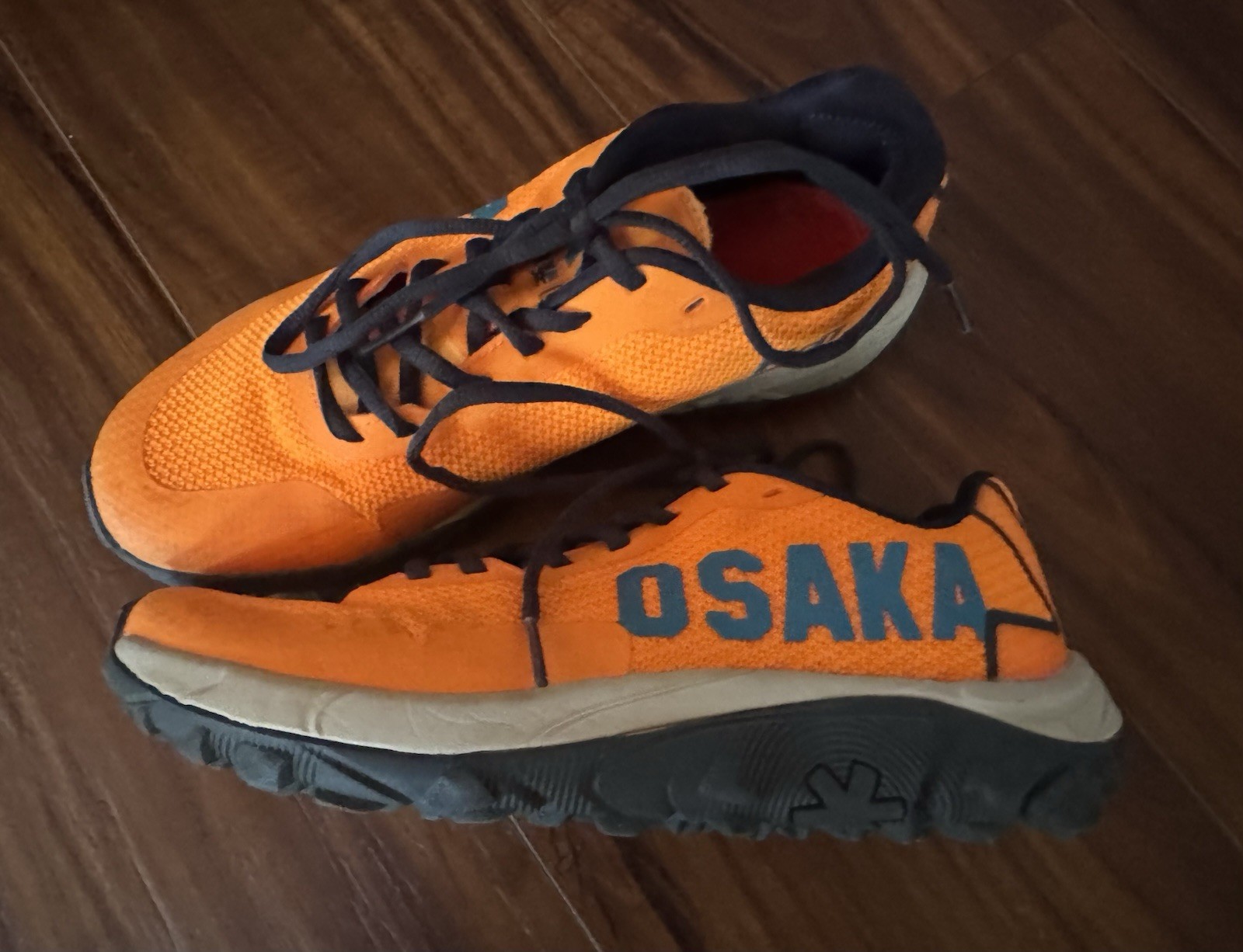 SAOLA Scarpe da erba Osaka per hockey su campo e o lacrosse