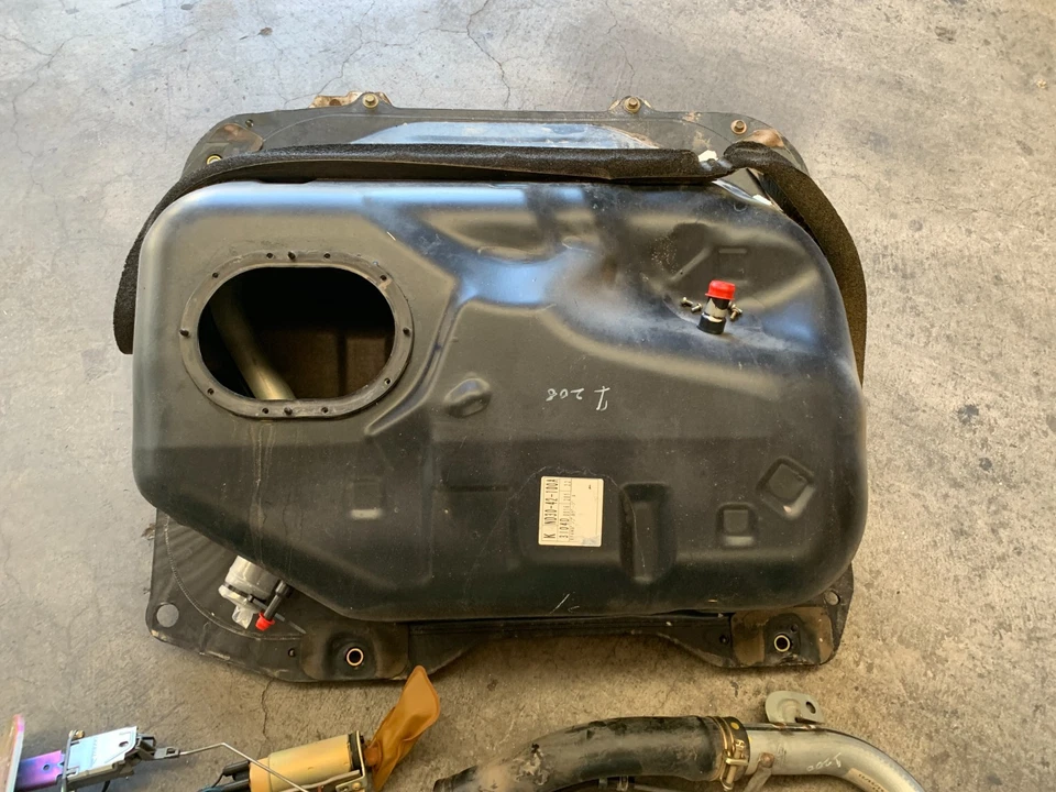 Mazda Miata 2001-2005 OEM tanque de combustible de gasolina suspensión de combustible bomba juego de cuello de llenado 01-05 Foto 3 de 4