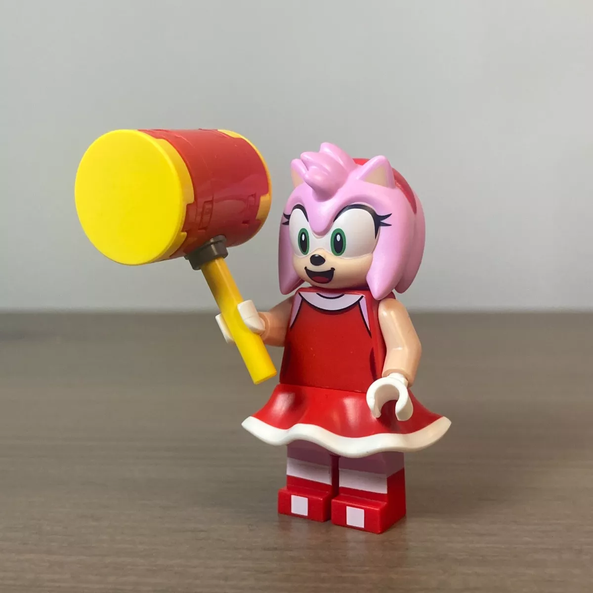 LEGO minifigures Amy Rose