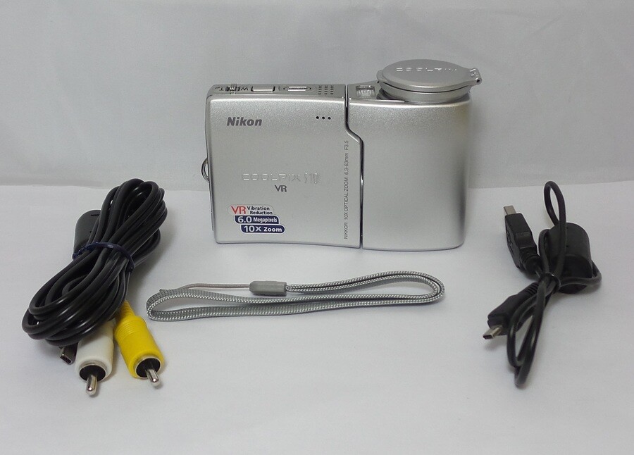 Nikon COOLPIX S10 6.0MP Digital Camera - Silver for sale Nikon COOLPIX S10 6.0MP Digital Camera - Silver for sale