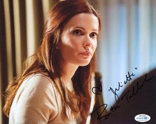 Bitsie Tulloch Grimm Autographed Signed 8x10 Photo ACOA
