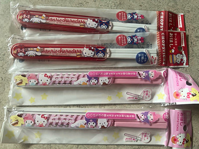 Sanrio Hello Kitty Friends  Essstäbchen 18 cm 4-tlg. mit Etui original aus Japan