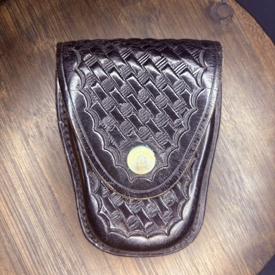 #ad BACON Handcuff Case Black Basketweave w Chrome Snap Model 324 Bacon. RARE $40.00