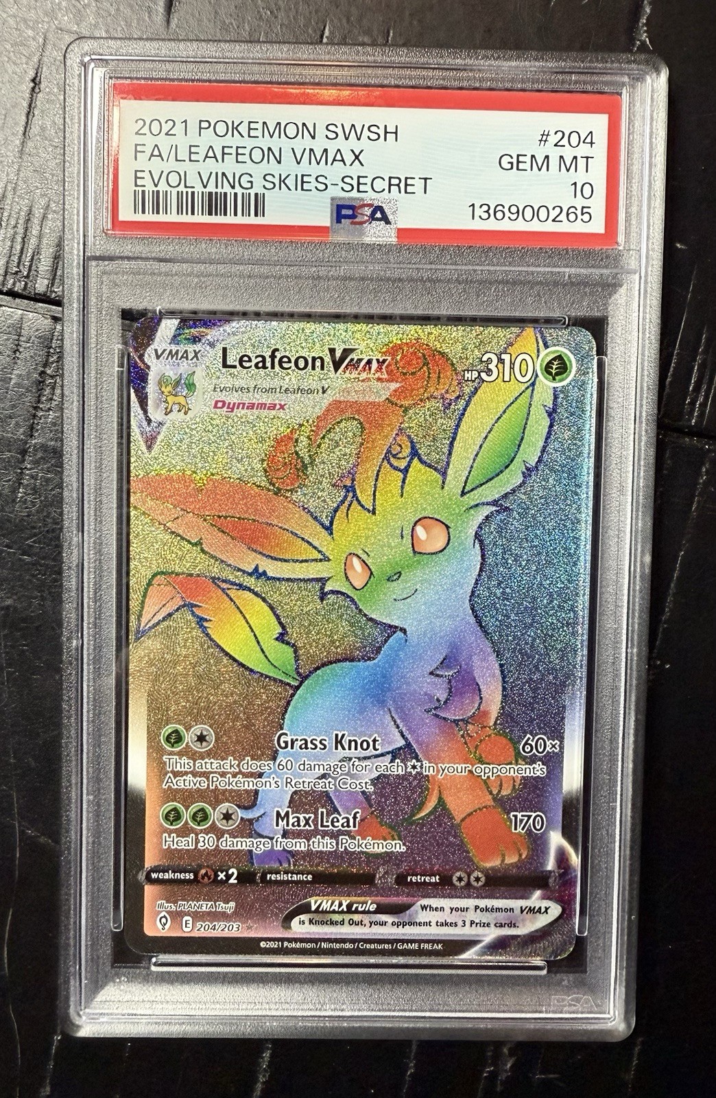 Pokemon SWSH - Evolving Skies - Leafeon Vmax #204 - Rainbow Secret Rare - PSA 10