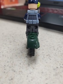 ACU Trooper 75917 Jurassic Park World LEGO&reg; Minifigure Mini Figure With Bike.