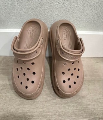 Crocs Classic Platform Clog Womens 6 Mens 4 Taupe Beige Comfort Shoes 