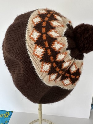 Vintage 70s Style Brown Knit Pom Pom Beret Winter Outdoors Hippy Boho