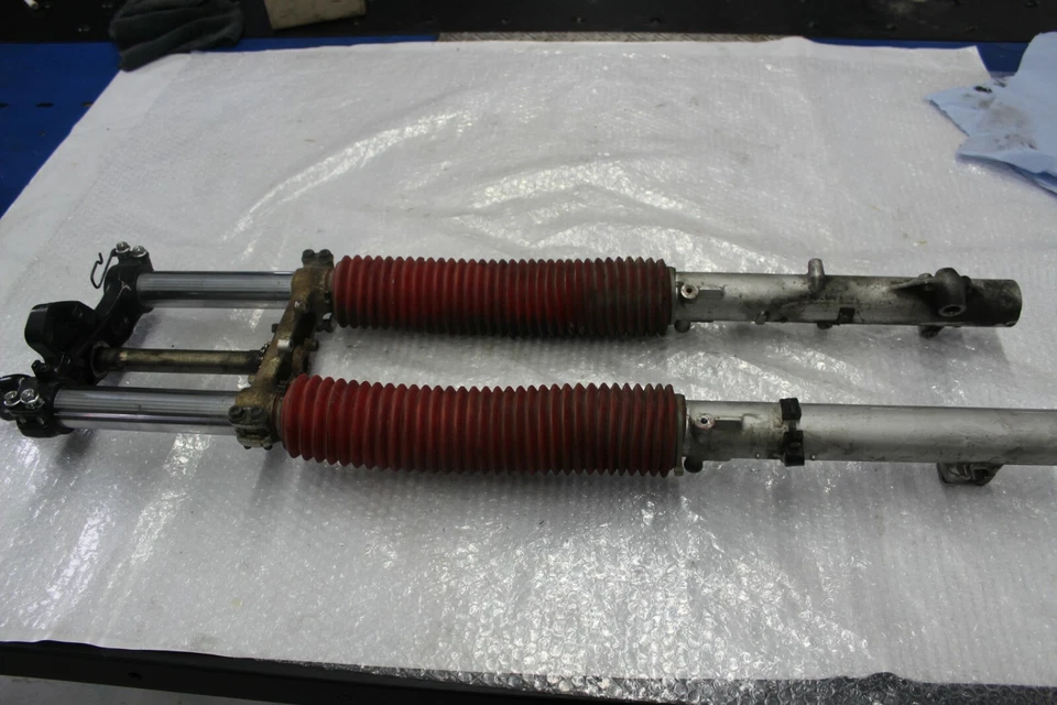 Gabel Vorderradgabel mit Gabelbrücke Front Honda NX 650 Dominator RD02 #R7090 - Bild 1 von 4