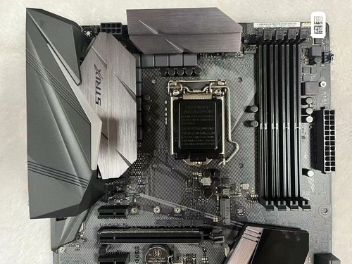 ASUS ROG STRIX Z270F-GAMING Motherboard Intel Z270 LGA1151 DDR4 HDMI DVI - Picture 2 of 5