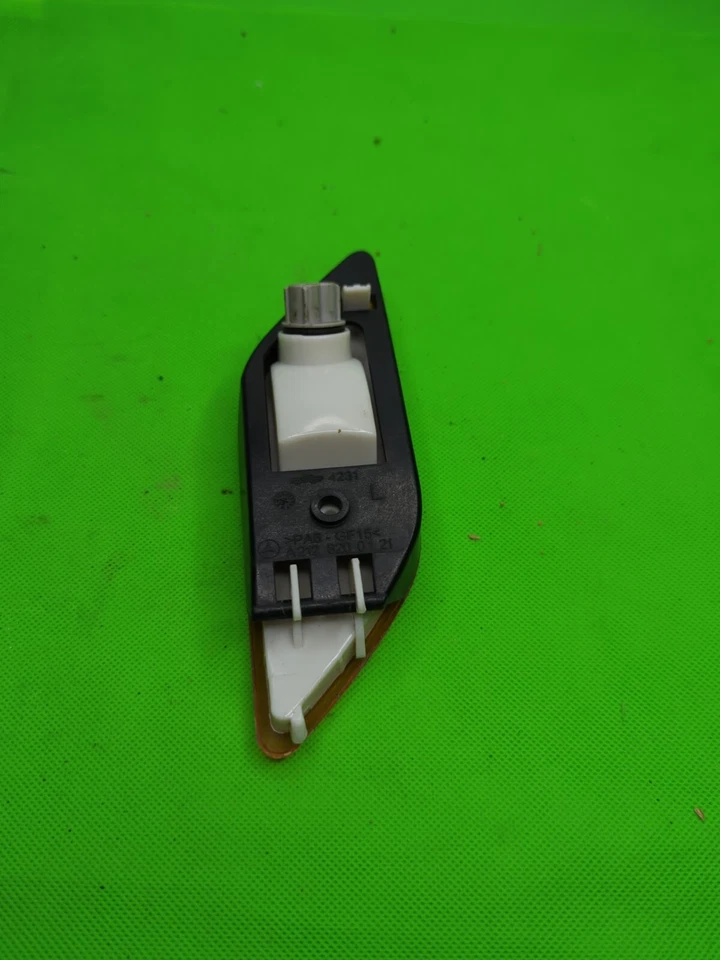 2010-2012 Mercedes Benz E class W212 E350 E550 Left Side Marker Light OEM #336 - Image 4 of 4