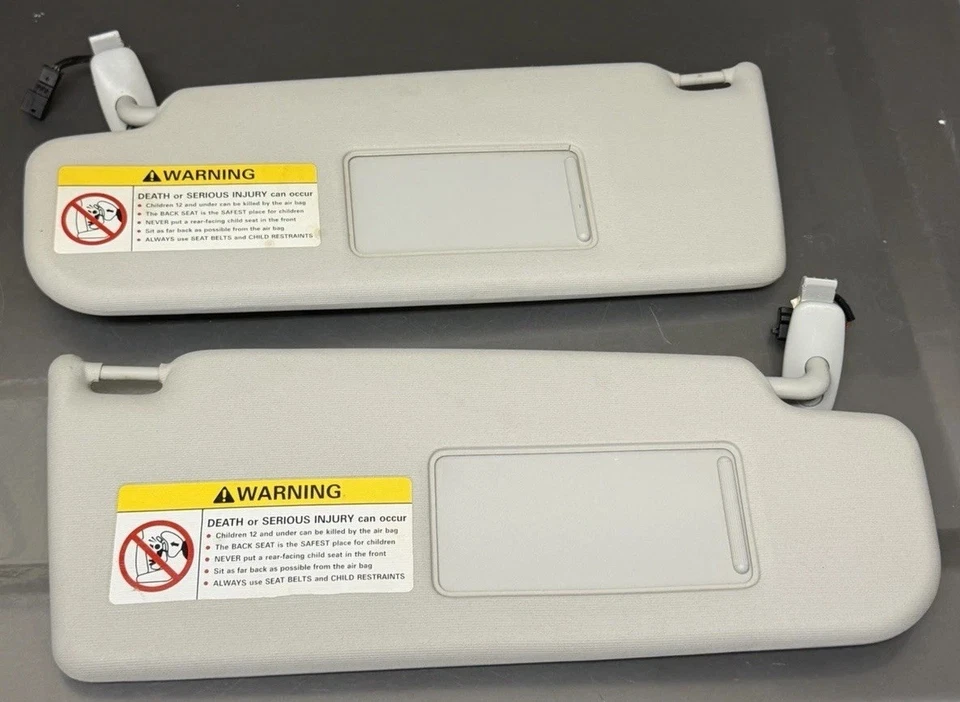 Conjunto de quebra sol Sunvisor 2001-2005 VW Passat B5.5 HomeLink - Cinza - Genuíno - Imagem 2 de 4