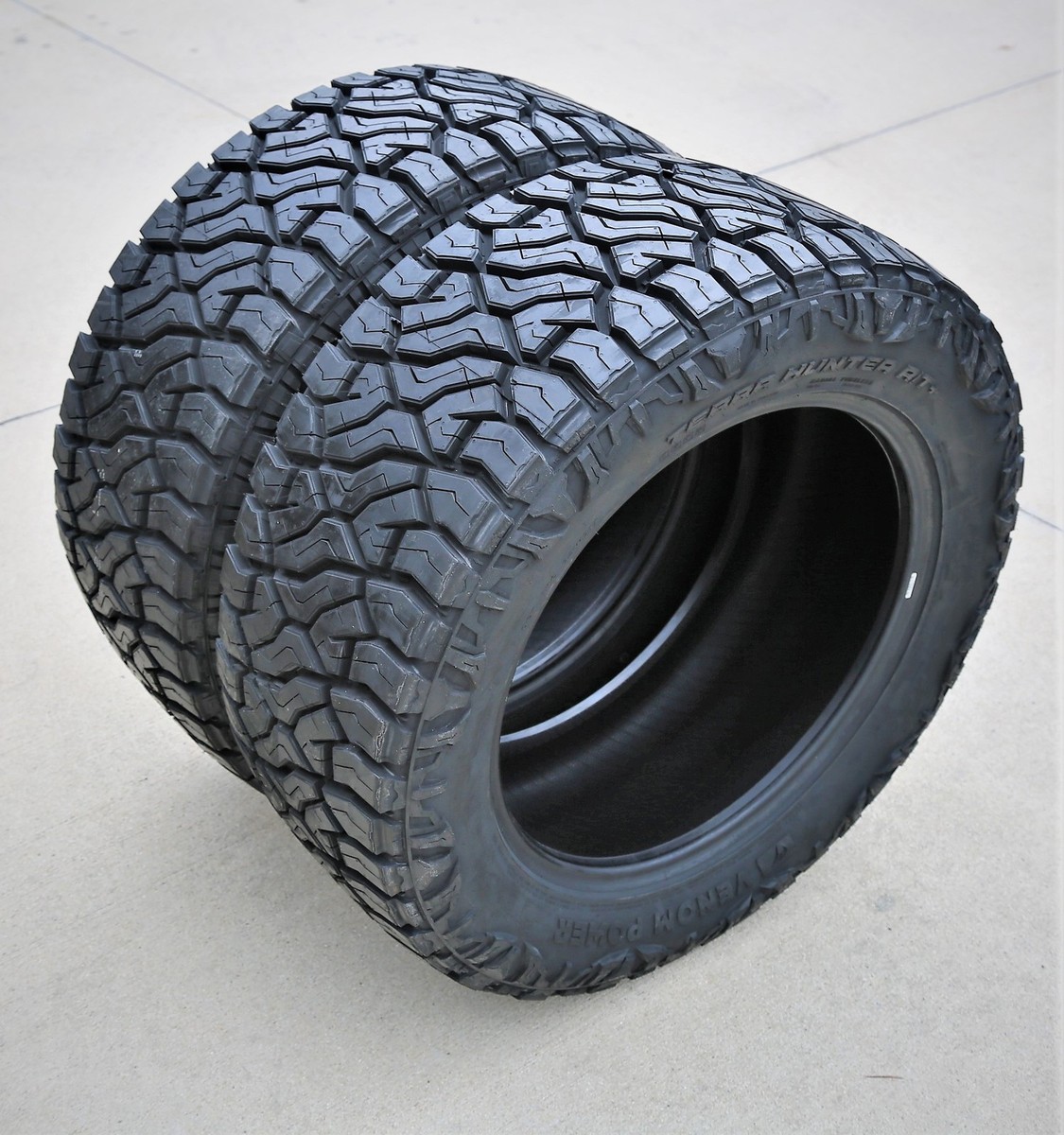 Tire Venom Power Terra Hunter R/T+ 285/55R20 116T XL RT R/T Rugged