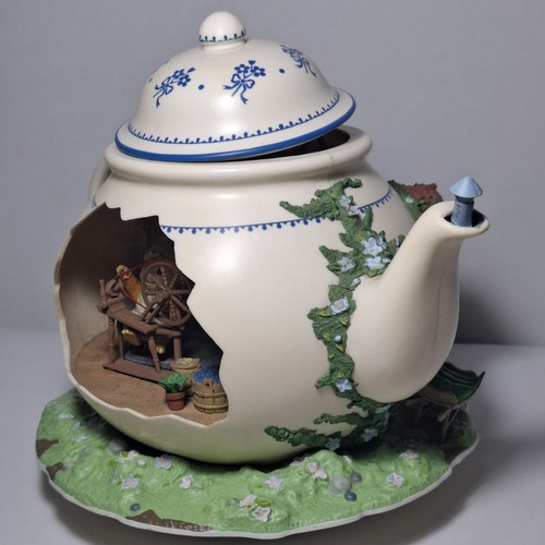 Enesco Teapot Bungalow Illuminated Deluxe Action Music Box - Imagen 4 de 12