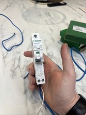 Schneider A9D11832 1P+NS-C32A-30MA Acti9 iC60H RCBO Type