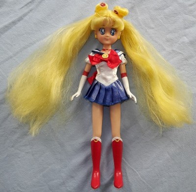 1x Italienische Sailor Moon Puppe Giochi Preziosi 2011 Doll - Tiara fehlt