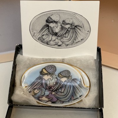 Vintage P. Buckley Moss Society  The Newborn  Porcelain Pin Brooch w/ Cert 1990