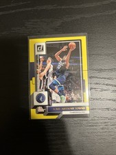 2022-23 Panini Donruss - Karl-Anthony Towns #95 Yellow Flood