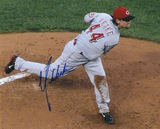 Signed  8x10 MIKE LEAKE Cincinnati Reds  Autographed photo - COA 