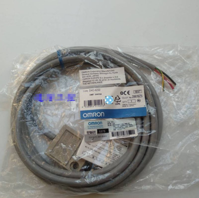 1PCS New Omron limit switch D4C-4232 free shipping