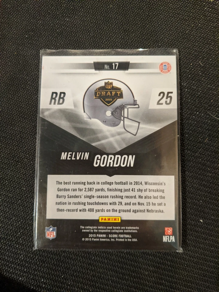 2015 SCORE MELVIN GORDON ROOKIE HELMETS PATCH #17 CHARGERS - Image 2 of 2