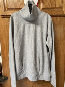 alo yoga pullover