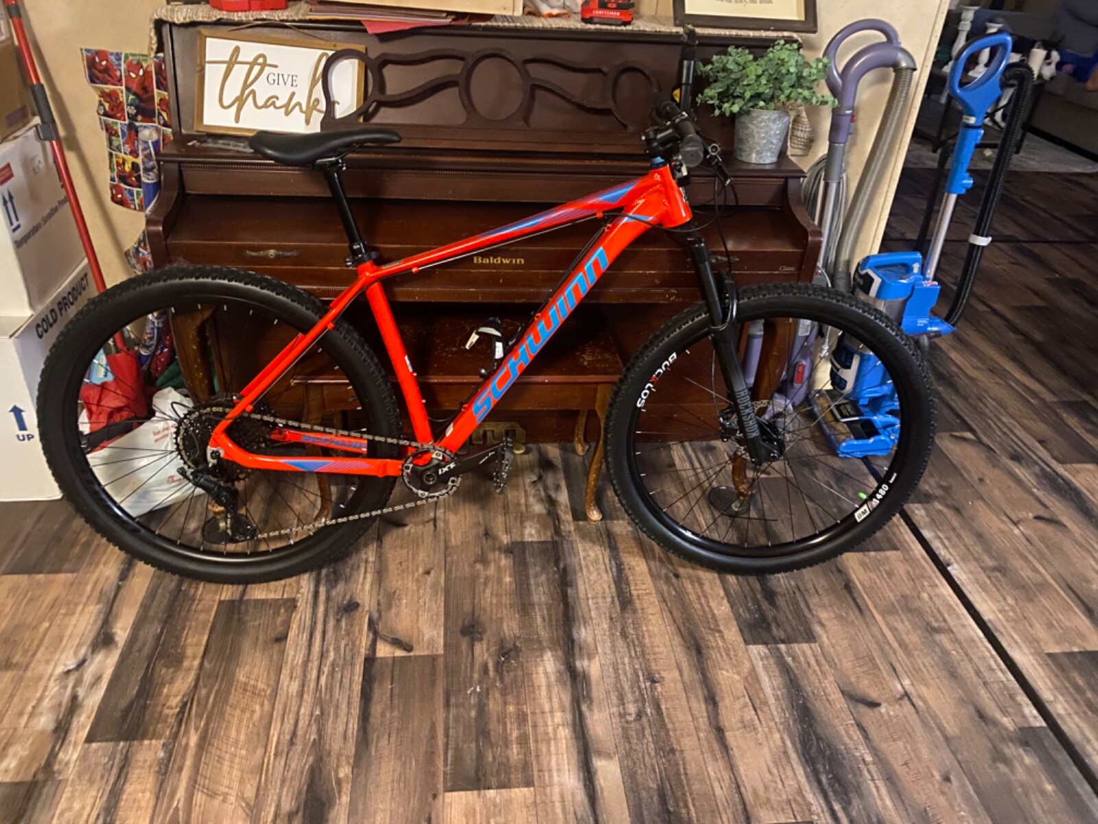 Upgraded Schwinn Axum dp red 29 in