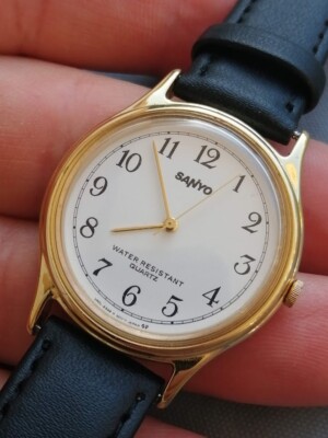 HERRENUHR VINTAGE WATCH 1980's SANYO MODE CLASSIC GOLDPLAKETTE LEDER QUARTZ