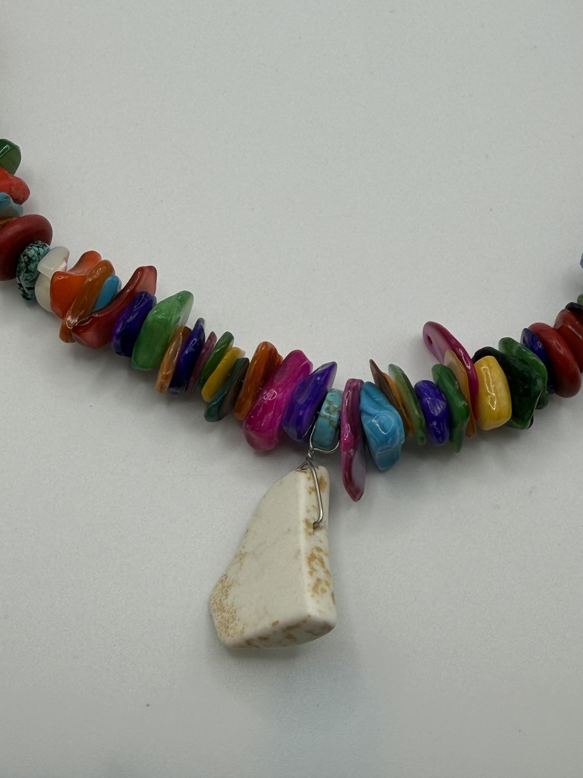 MULTICOLOR BEADED STATEMENT NECKLACE WHITE STONE … - image 2