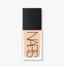 NARS LIGHT REFLECTING FOUNDATION - VIENNA